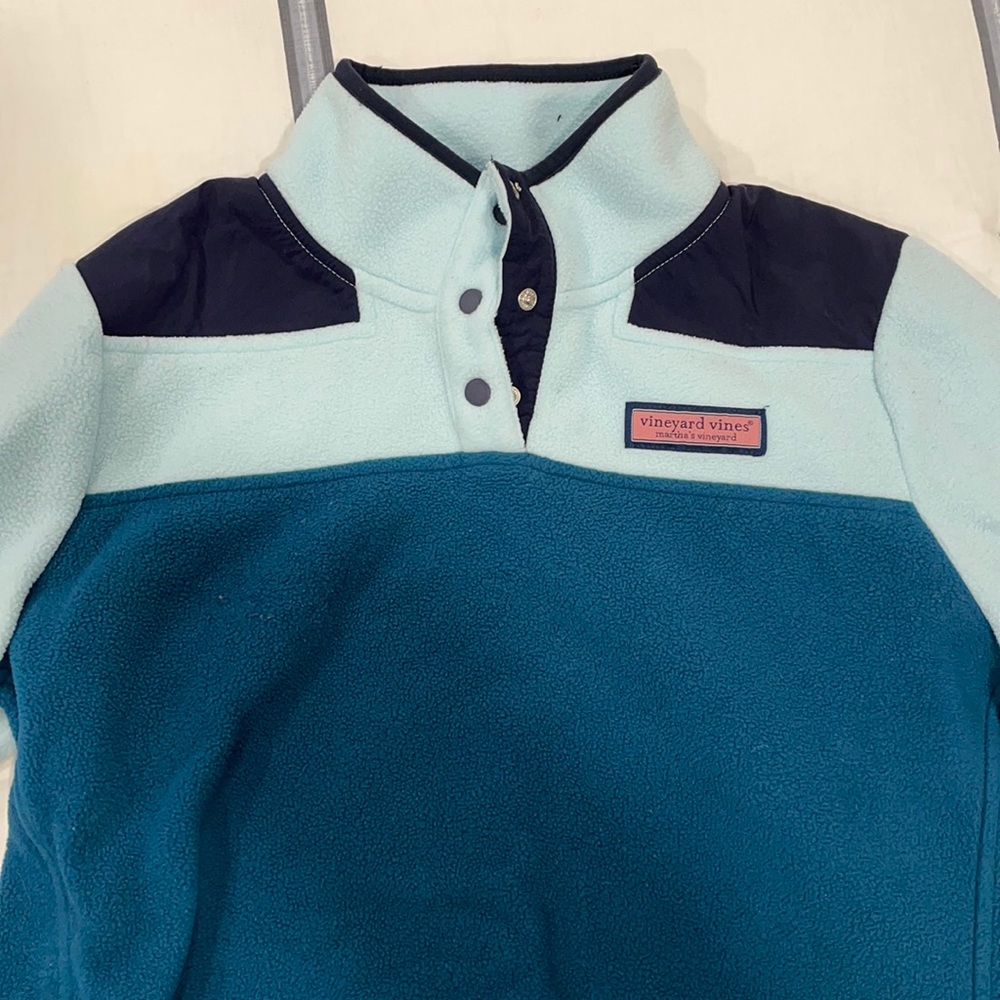 Vineyard Vines 1/4 zip fleece!